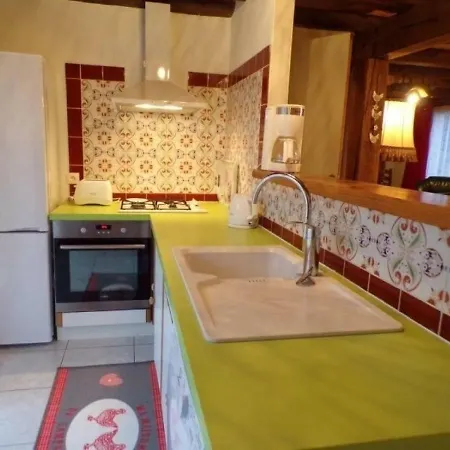 House Le Cytise 2 *